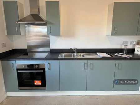 2 bedroom flat to rent - Photo 5