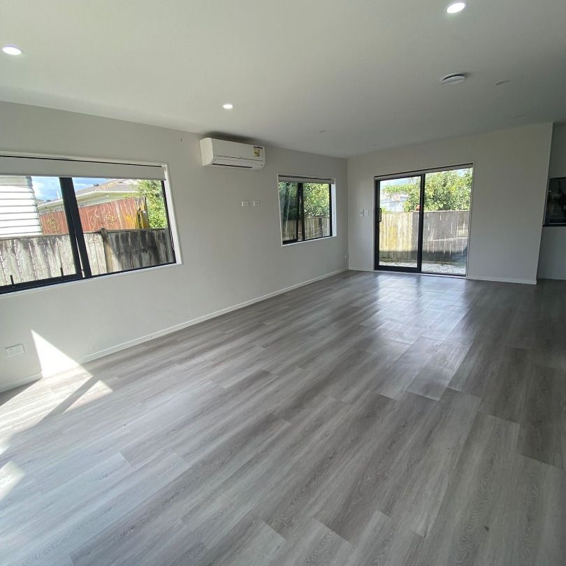 PAPAKURA, 3 BEDROOMS - Photo 1