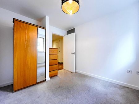 2 bedroom Flat To Let - Photo 4
