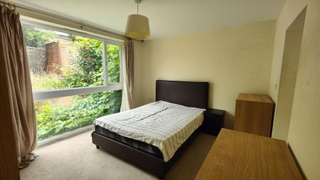 5 bedroom detached house to rent - Photo 3