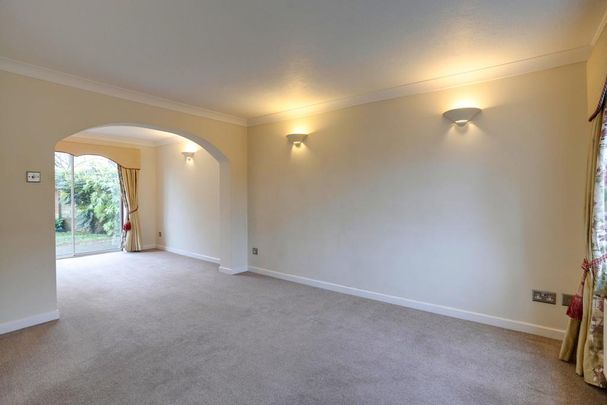 4 bedroom detached house to rent - Photo 1