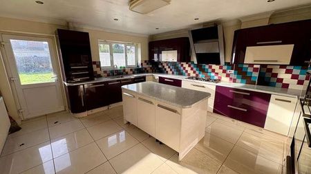 Barnford Crescent, Oldbury, B68 - Photo 3