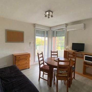 Appartement meublé à louer - 2 pièces - 33 m² - Photo 1