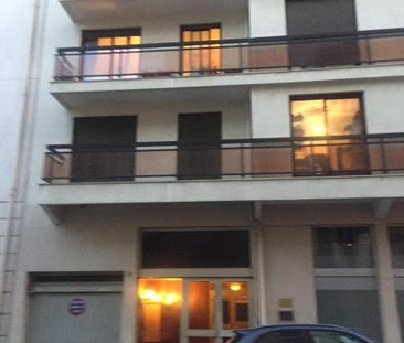 Location Appartement 2 pièces 48m² LYON 6ème - Photo 3