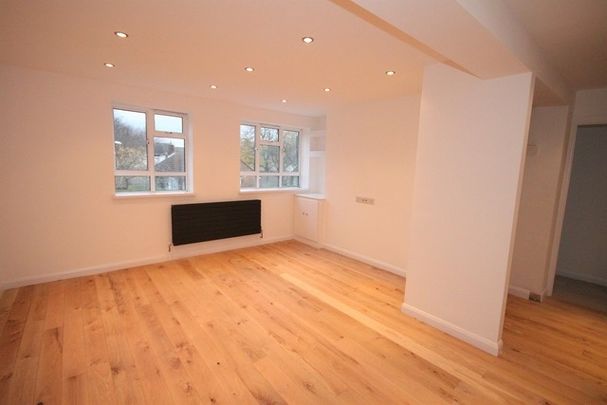 2 Bed Flat, Glazebrook Close, SE21 - Photo 1
