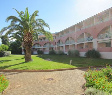 A LOUER APPARTEMENT 2 PIECES MEUBLÉ AVEC TERRASSE - SECTEUR MORIANI PLAGE - Photo 1