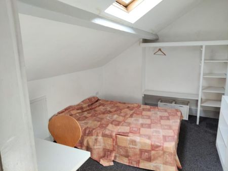 3 bedroom flat to rent - Photo 5