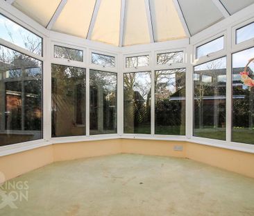 4 bedroom detached house to rent - Photo 2