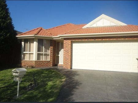 Spacious and Modern Living at 13 Royal Place, South Morang - Photo 5