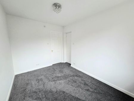 4 bedroom semi-detached house to rent - Photo 4