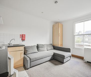 Studio to rent - Photo 2