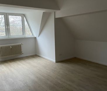 Familien aufgepasst! Modernisierte 3,5 Zimmerwohnung mit Balkon - Photo 1