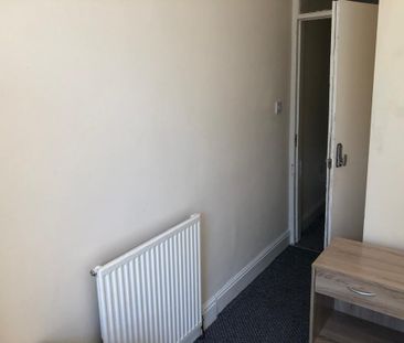 Room in a Shared House, Beaconsfield Road, CV2 - Photo 3