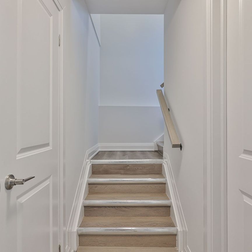 For Lease - 101 Sophia St W Street, Barrie, Ontario - Photo 1