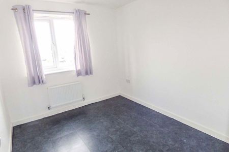 4 bed detached house to rent in NE28 - Photo 4