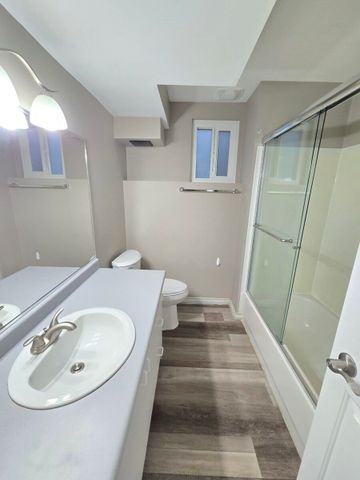 Modern Basement Suite in East Abbotsford – Utilities Included! - Photo 5