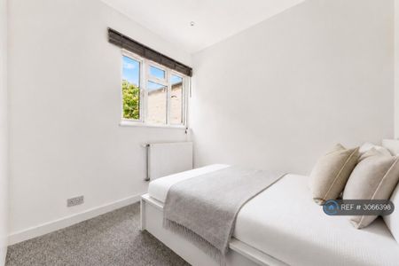 4 bedroom terraced house to rent - Photo 4
