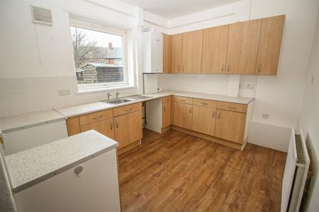 3 Bedroom House - Terraced - Photo 5