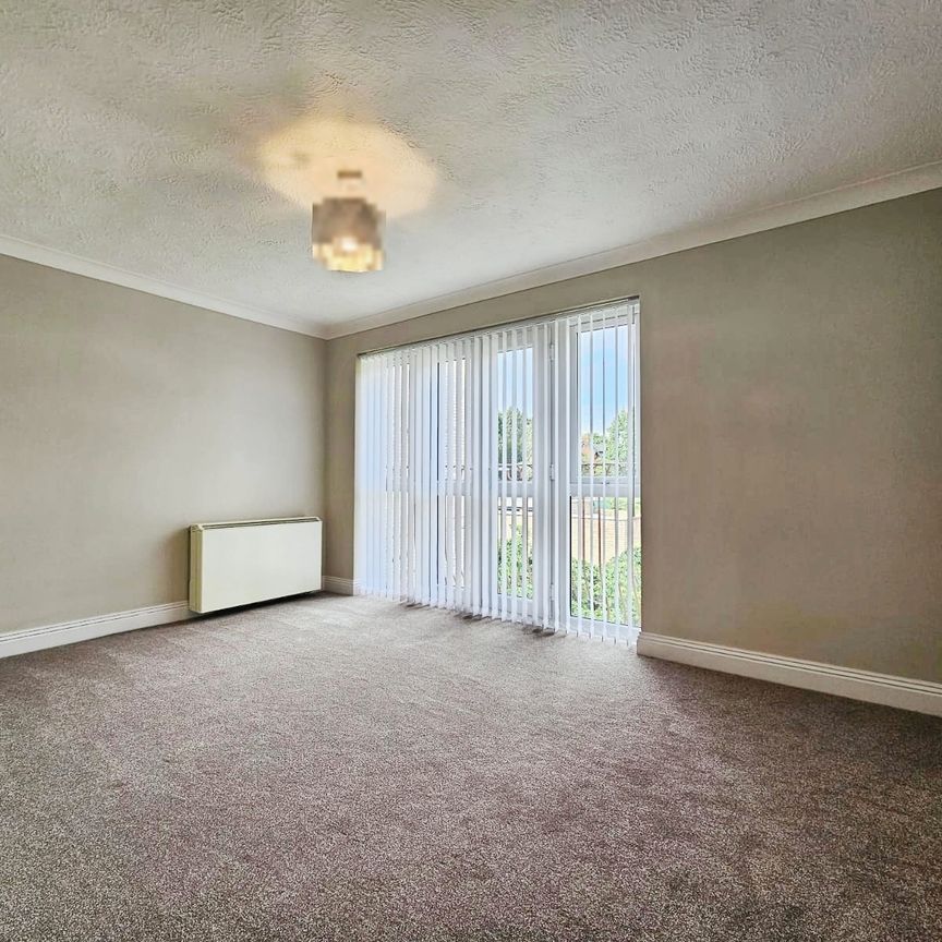 Kingston Road, Staines-upon-Thames, Surrey, TW18 1BA - Photo 1