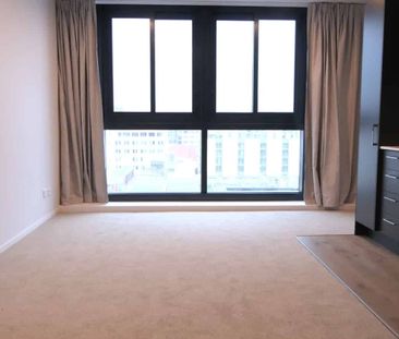 Top Floor - Amazing Views - Photo 1