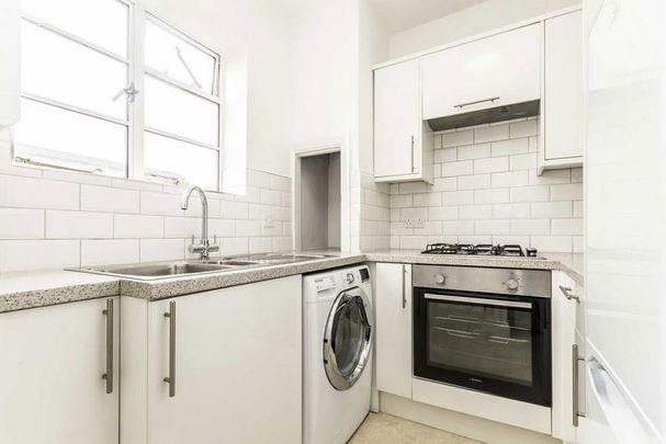 2 bedroom flat to rent - Photo 1