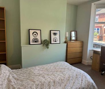 Bed // West End // Student House // Aug, LN1 - Photo 3