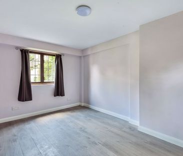 60 Petworth Road, Haslemere - 1 bedroomProperty for lettings - Seym... - Photo 1