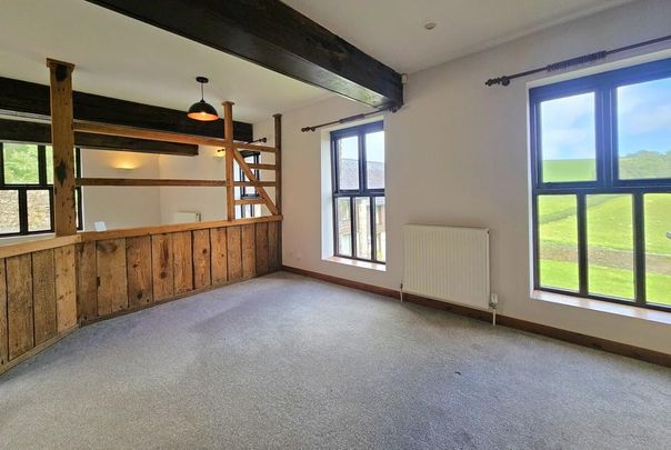 3 bedroom barn conversion to rent - Photo 1