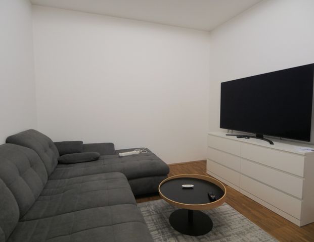 Wohnen in der Innenstadt: Exklusives Stadthaus mit Terrasse & Pkw-Stellplatz! - Foto 1