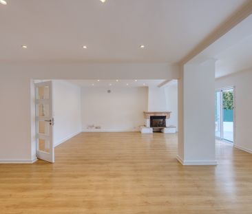 Family house in the heart of São João do Estoril - Photo 5