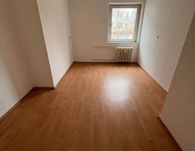 Sehr schöne 3 Zimmer-Wohnung mit Balkon und innen liegendem Wannenbad in EssenWest/Frohnhausen - Photo 1