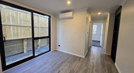 Granny/30 Blackshed Road, Flat Bush - Photo 2