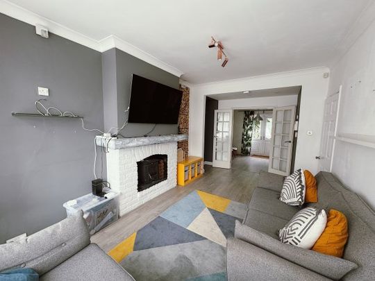 Upminster Road South , Rainham , RM13 9AX, Property for rent - Photo 1