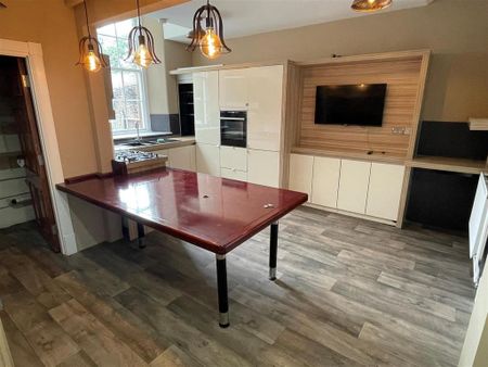 3 bedroom apartment to rent - Photo 4