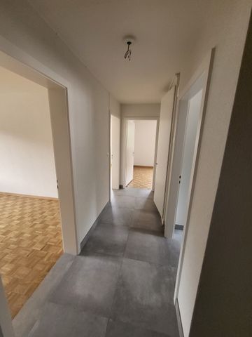 Joli appartement de 3 pièces avec balcon et ascenseur - Photo 2