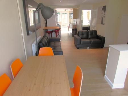 5 Bed Student Home - 31 Somner Close - Photo 3