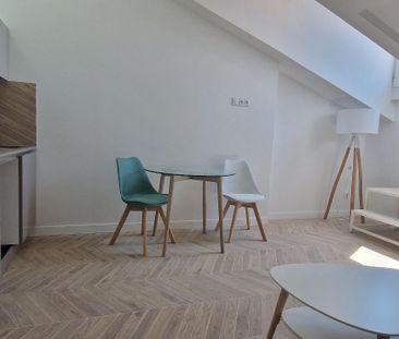 Location Appartement 1 pièce 20m² NICE 06000 - Photo 2