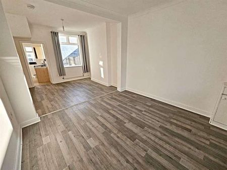 Augustus Street, Ynysybwl, CF37 - Photo 2