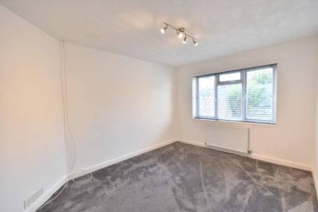 2 bedroom semi-detached bungalow to rent - Photo 5