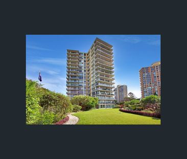 Just Renovated - Penthouse Style Apartment with Spectacular Sweepin... - Photo 1