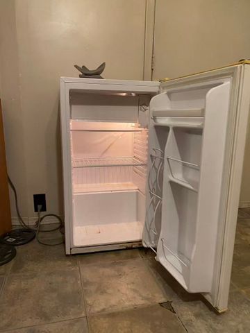 For Lease - 836 Sammon Avenue Unit# BSMT, Toronto, Ontario - Photo 5