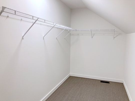 Av. des Frênes, H9R 0E7, Pointe-Claire - Photo 1