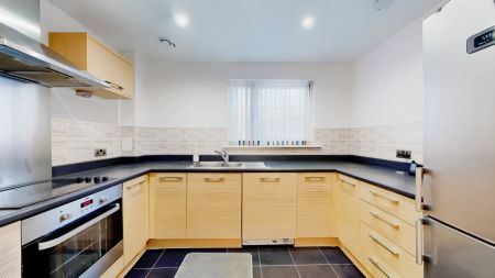 3 Bedroom 2 Bathroom - Photo 4