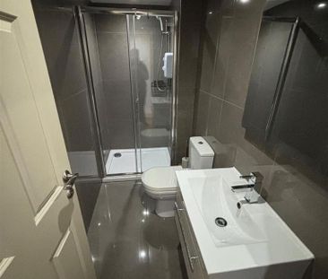 2 bedroom private hall to rent - Photo 5