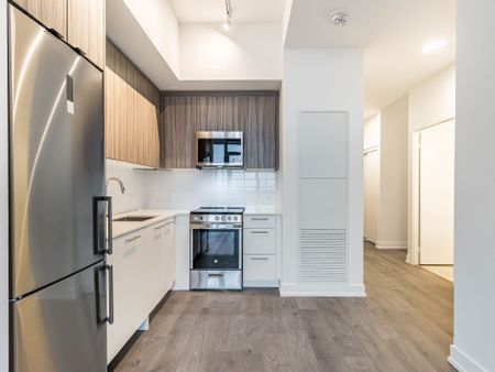 For Lease - 215 Veterans Drive Unit# 810, Brampton, Ontario - Photo 3