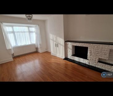 4 bedroom semi-detached house to rent - Photo 1