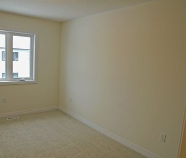 For Lease - 111 WINTER WREN Crescent, Kitchener, Ontario - Photo 2