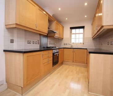 3 bedroom end of terrace house to rent - Photo 1