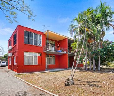 Bright and Breezy Nightcliff Apartment! - Photo 5