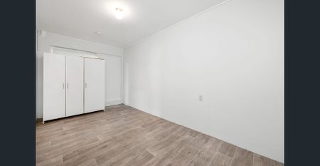 Charming One-Bedroom Unit in a Small, Quiet Complex - Photo 3